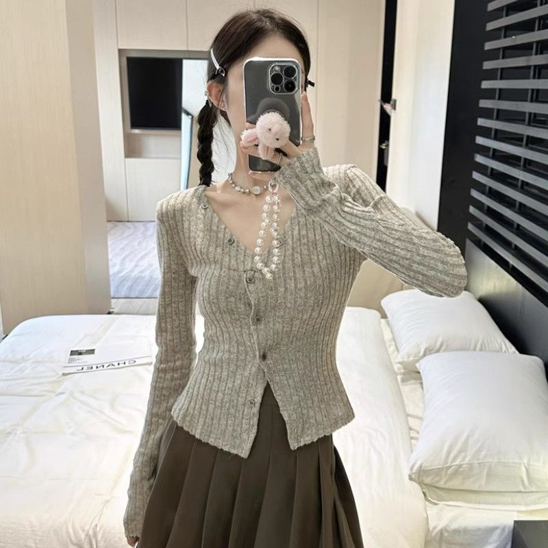 原版面料辣妹扭結v領長袖秋冬修身設計感內搭打底衫高腰短款