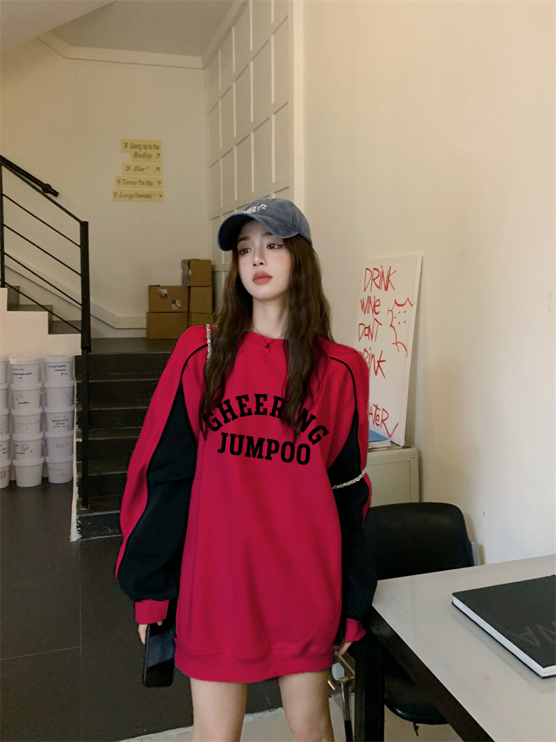 Real shot of American retro raglan sweatshirt for women oversize contrasting color stitching round neck long sleeve loose top trendy
