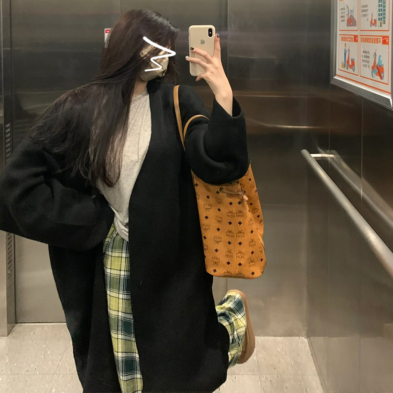 黑色中長款外穿毛衣外套女秋冬季2023新款寬鬆慵懶風針織開衫