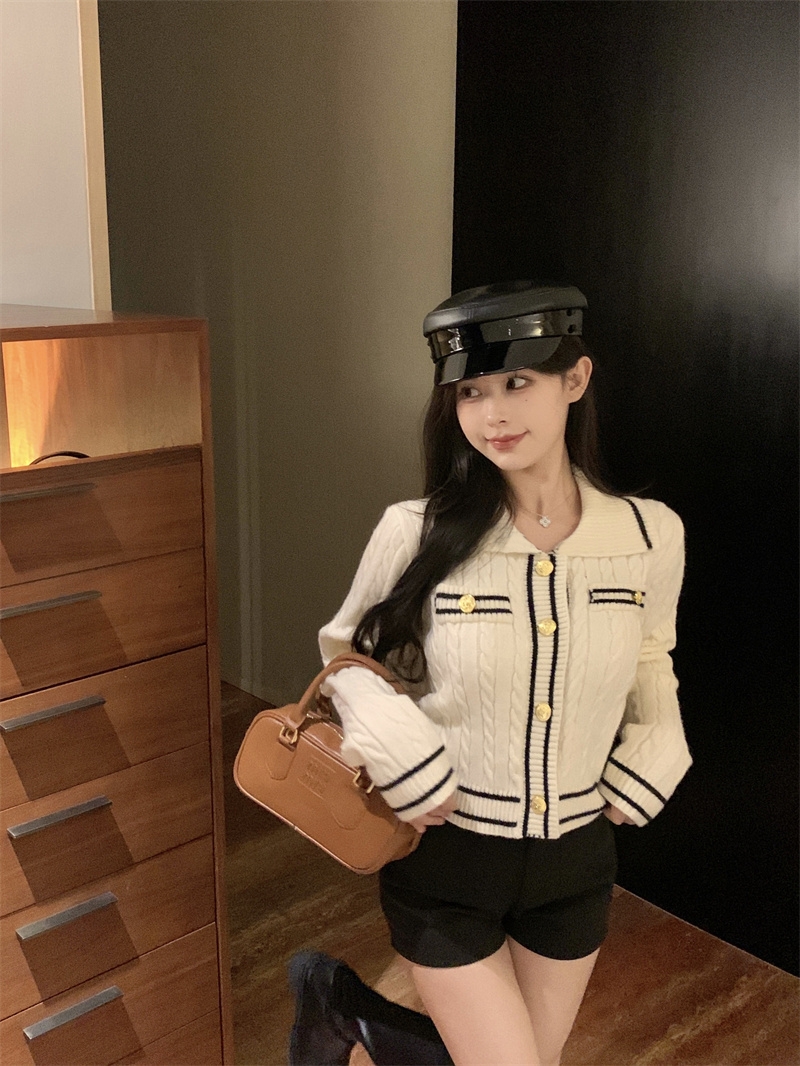 Actual shot of new autumn style knitted cardigan jacket twist slim sweater