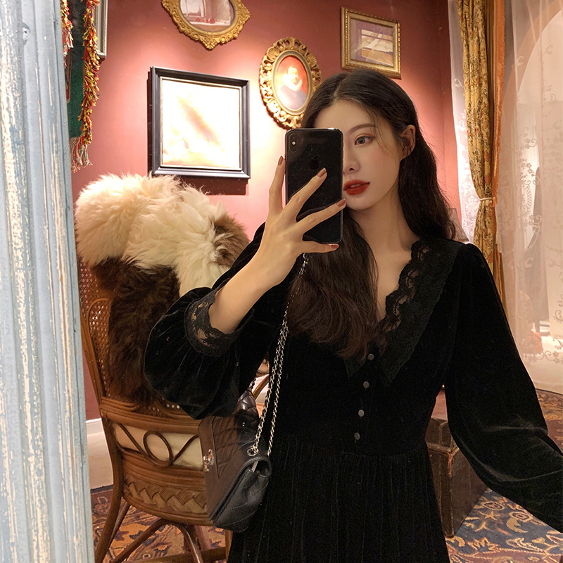 Autumn and winter clothing, light luxury, ladylike temperament, gold velvet dress, noble and foreign style, paired with a coat and a bottoming black skirt