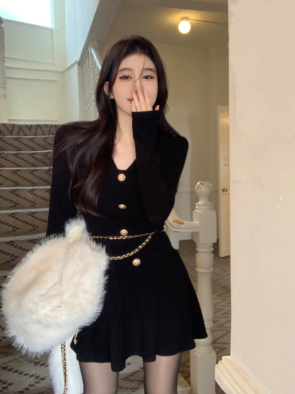 Knitted long-sleeved dress for women, autumn and winter bottoming skirt, v-neck hot girl waist slimming, a-line skirt