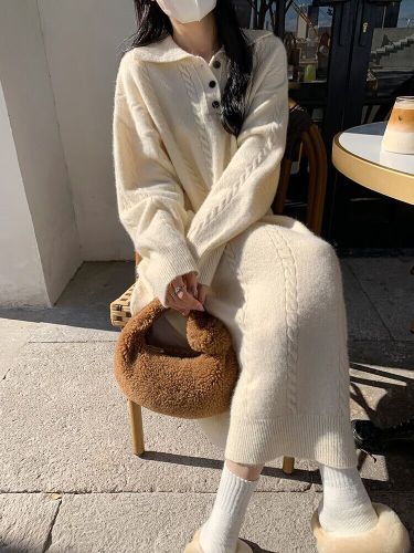High-end and super good-looking sweater dress for women in autumn and winter loose and lazy style 2023 new long knitted dress