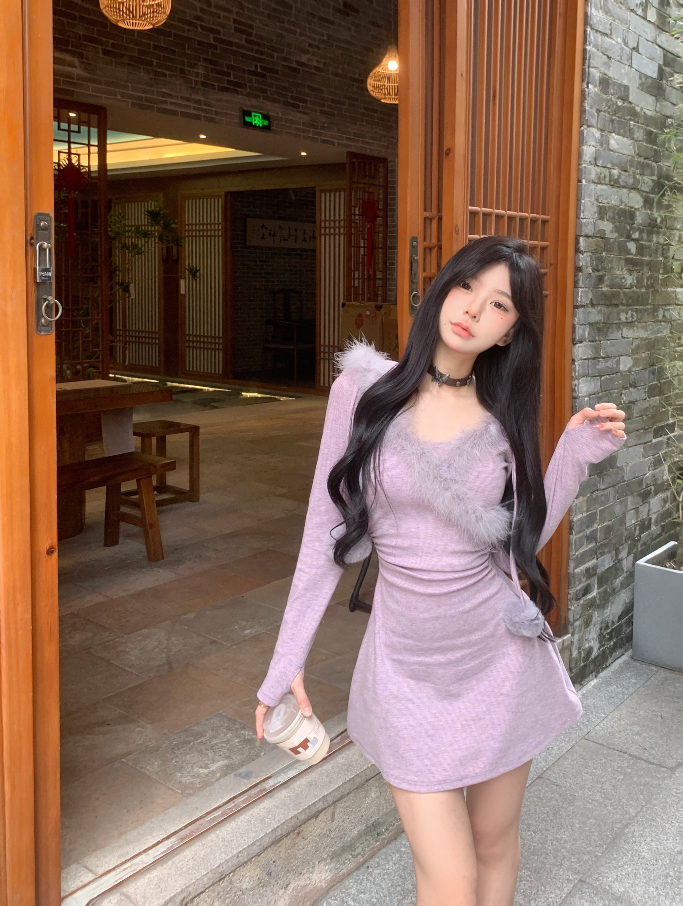 實拍~毛毛拼接連帽連衣裙女秋冬收腰長袖氣質修身包臀短裙