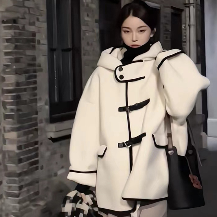 Hepburn style white buttoned woolen coat for women autumn and winter 2023 new Korean style high-end short woolen coat