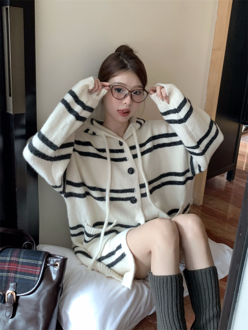 Actual shot of lazy airy striped hooded large plate knitted cardigan jacket long-sleeved sweater top