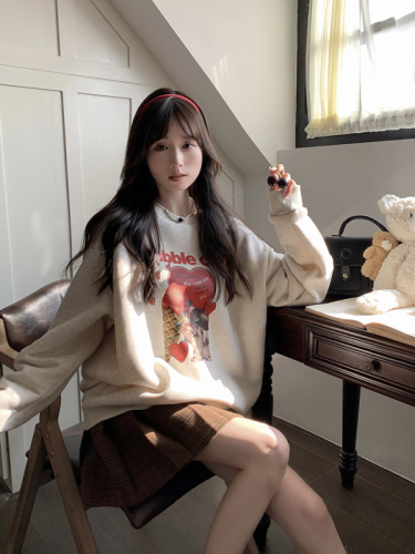 Real shot of large size autumn and winter loose and versatile baby velvet thickened round neck pullover cartoon printed long-sleeved sweatshirt for women