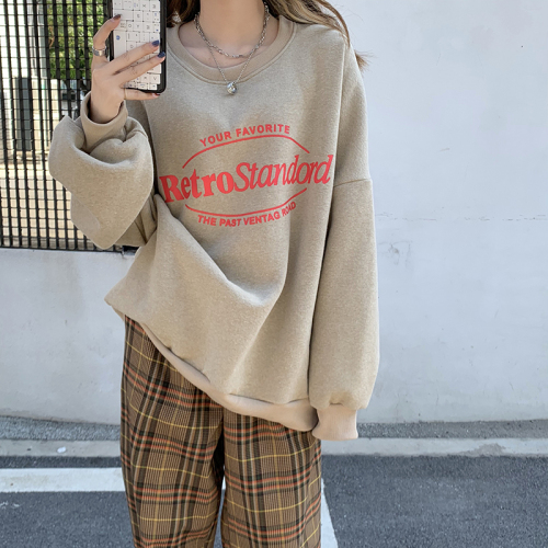 Real shot of large size autumn and winter baby velvet thickened letter printed sweatshirt for women loose and versatile round neck pullover top