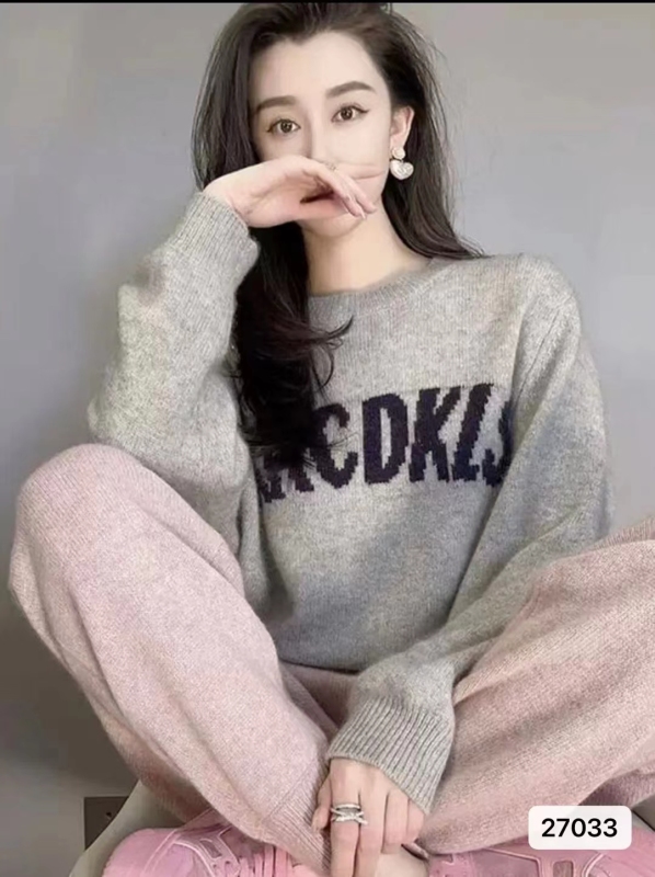 秋冬新款設計感洋氣圓領字母提花軟糯寬鬆長袖上衣女
