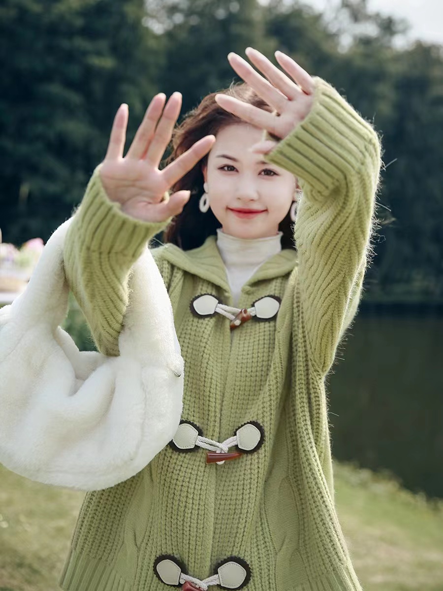 慵懶風牛角扣毛衣開衫外套女2023秋冬新款小個子綠色顯瘦針織上衣