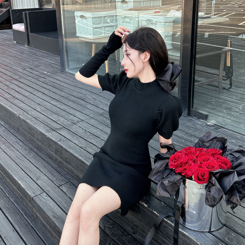 實拍2023新款法式辣妹針織連衣裙女設計感修身百搭純欲包臀裙