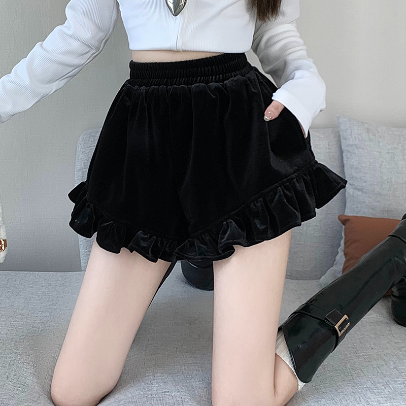 Fungus-edged velvet shorts for women in autumn, elastic waist, slimming ruffled wide-leg boot pants, straight three-quarter pants worn outside