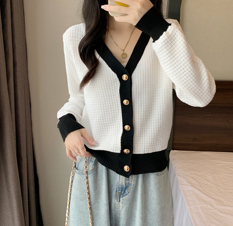 實拍秋季新款港味復古V領毛衣女設計感小眾甜美百搭顯瘦撞色針織