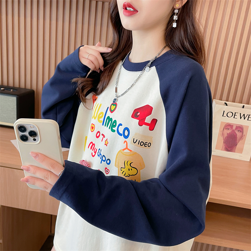 Real shot of autumn and winter new loose double-sided German velvet round neck printed warm splicing long-sleeved bottoming shirt T-shirt for women