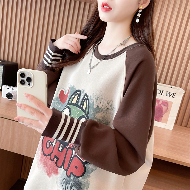 Real shot of autumn and winter new loose double-sided German velvet round neck printed warm splicing long-sleeved bottoming shirt T-shirt for women