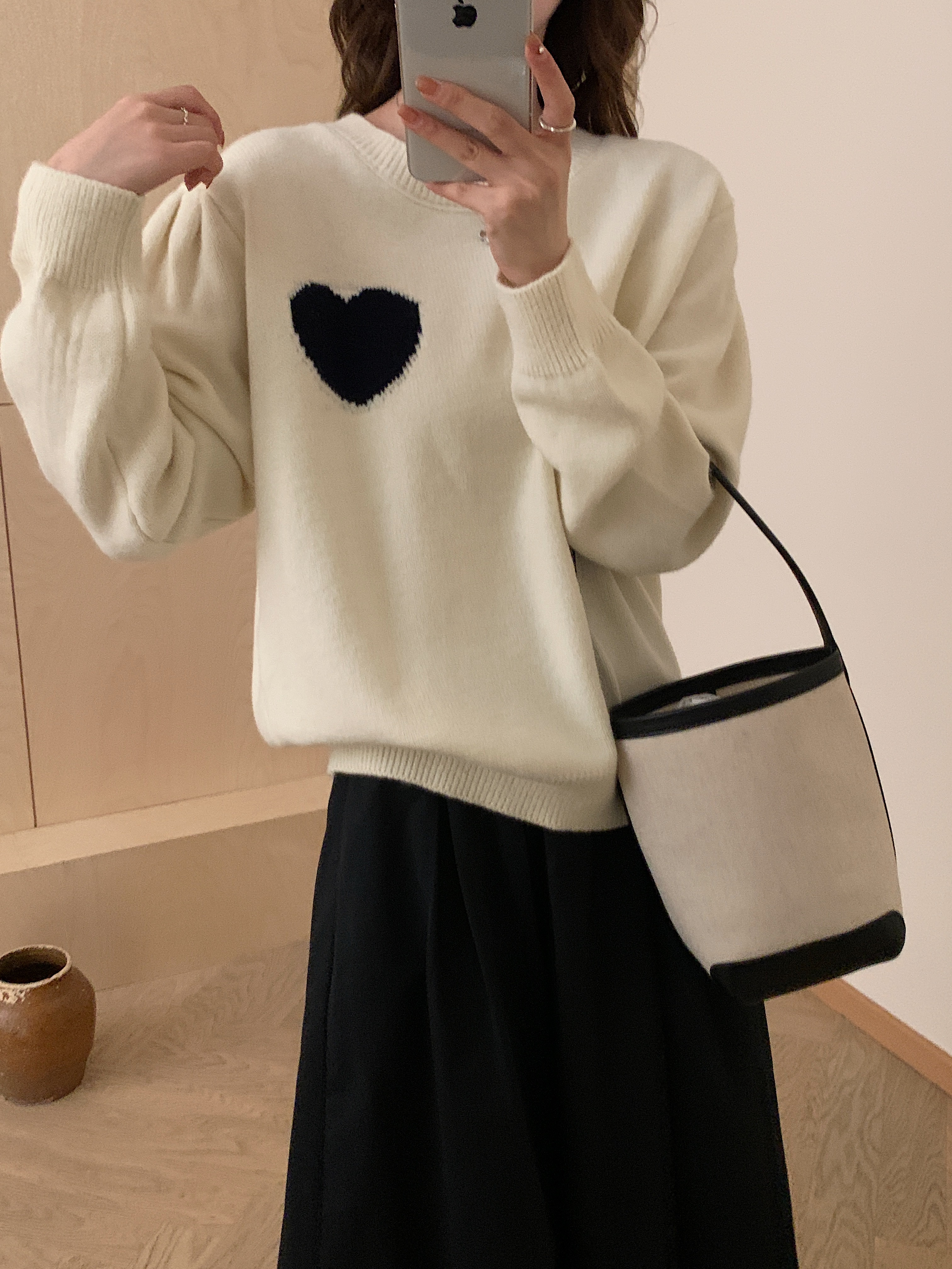 Korean style embroidered love long-sleeved knitted sweater for women 2023 autumn and winter lazy style round neck versatile slimming and age-reducing tops