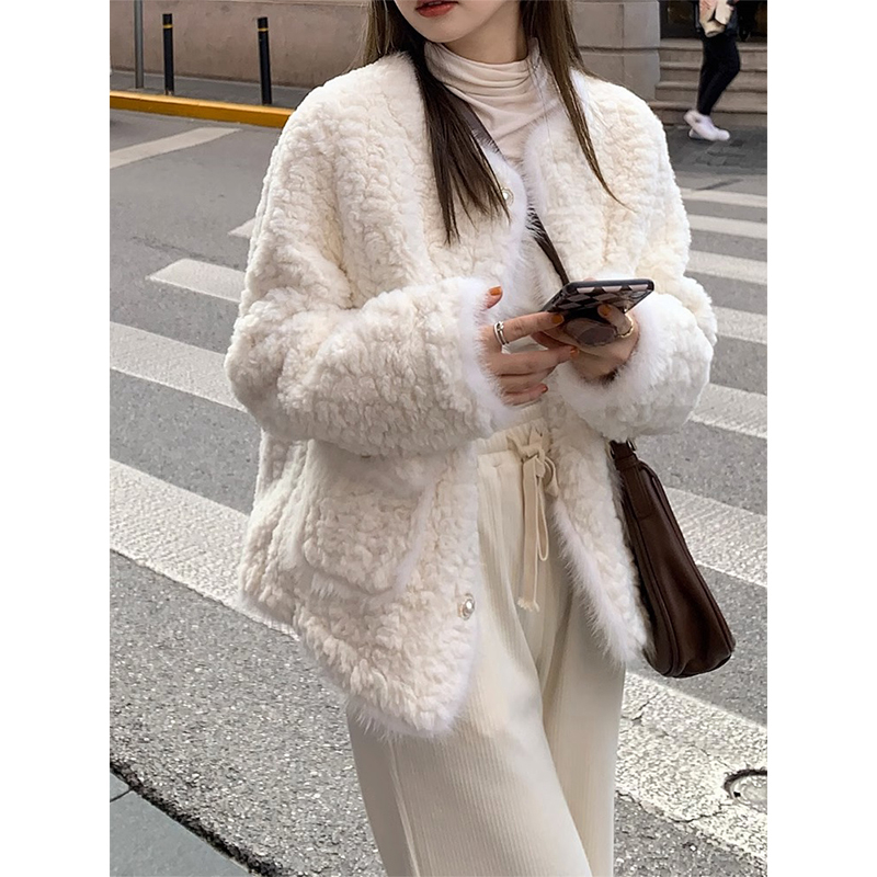 官圖兔絨夾棉內里900克小香風短外套女冬寬鬆毛絨上衣