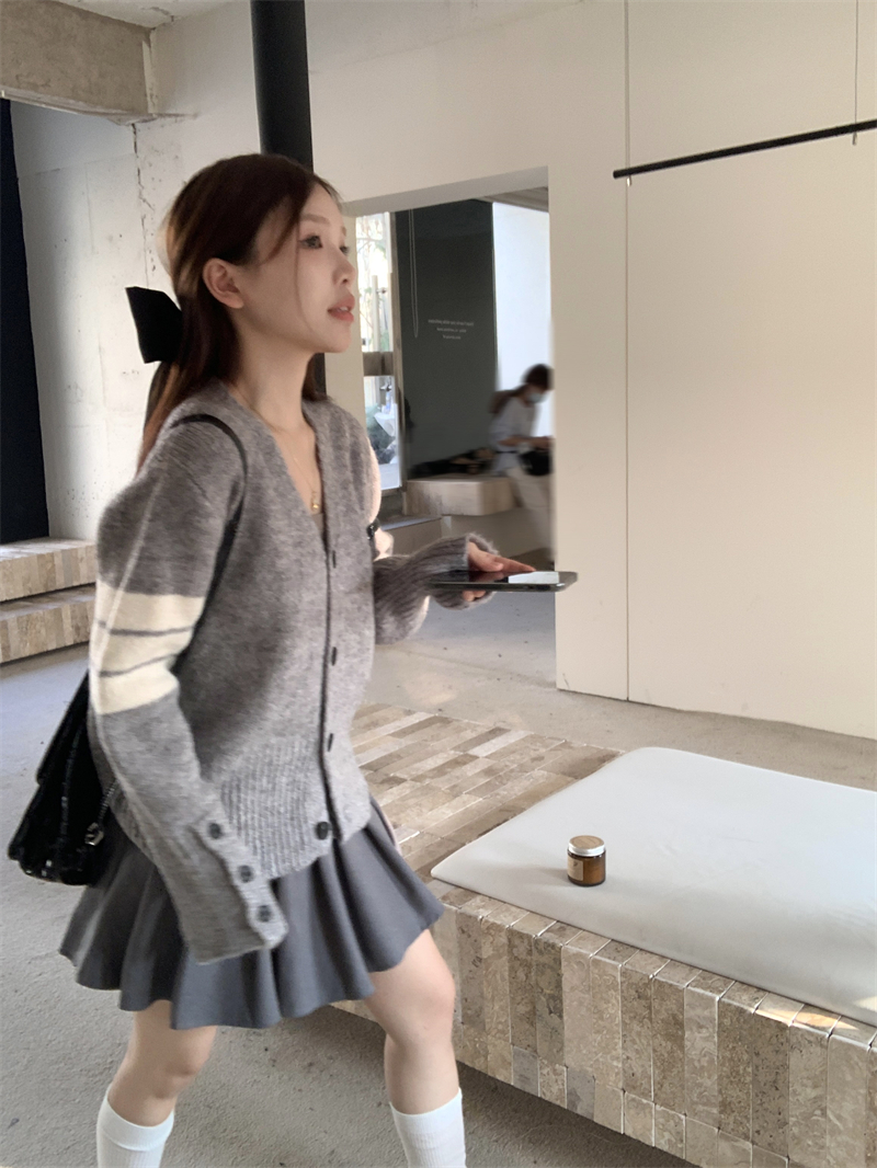 實拍  軟糯百搭毛衣開衫