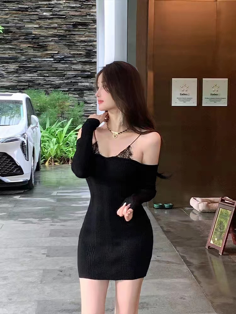 純欲蕾絲拼接假兩件吊帶一字肩連衣裙女秋冬性感露背收腰包臀短裙