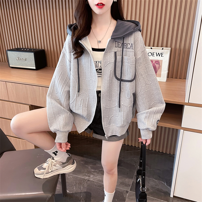 Actual shot of velvet loose hooded baseball jacket for women in autumn and winter niche contrasting color stitching cartoon embroidered cardigan