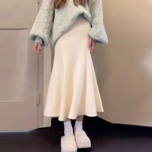 Tmall quality petite apricot knitted fishtail skirt women's mid-length h-shaped temperament hip-hugging skirt skirt