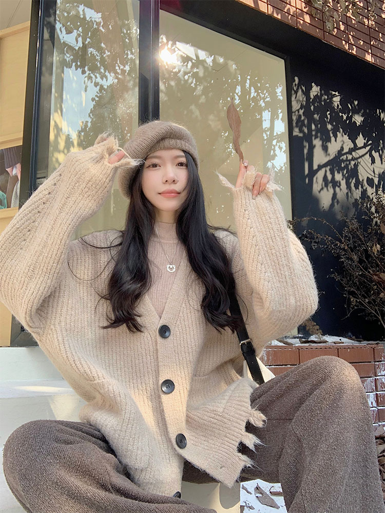 Actual shot of autumn and winter Korean chic simple design hem tassel single-breasted V-neck warm sweater cardigan jacket