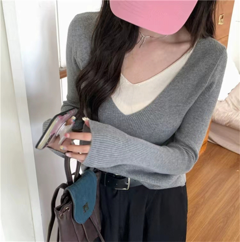 Early autumn new style~Korean style v-neck design casual fake two-piece spliced ​​long-sleeved knitted top for women