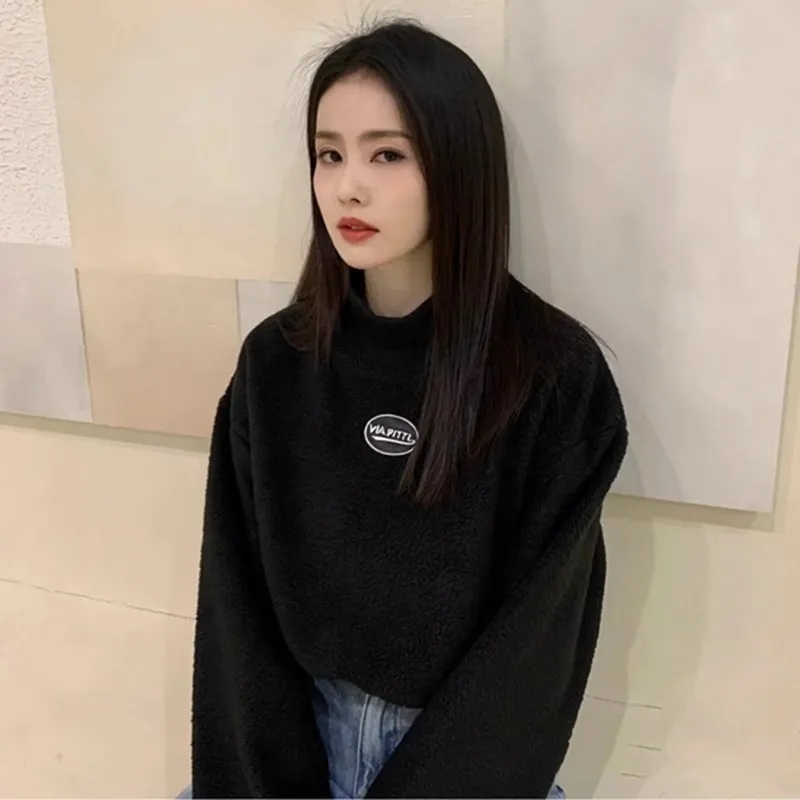 白鹿同款黑色仿羊羔毛衛衣女套頭寬鬆短款刺繡半高領ins潮上衣秋