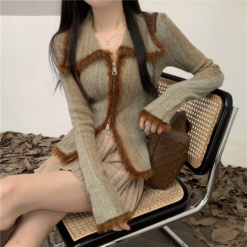Real shot of gradient retro color-blocked cardigan sweater jacket for women, lazy and slim with knitted top inside