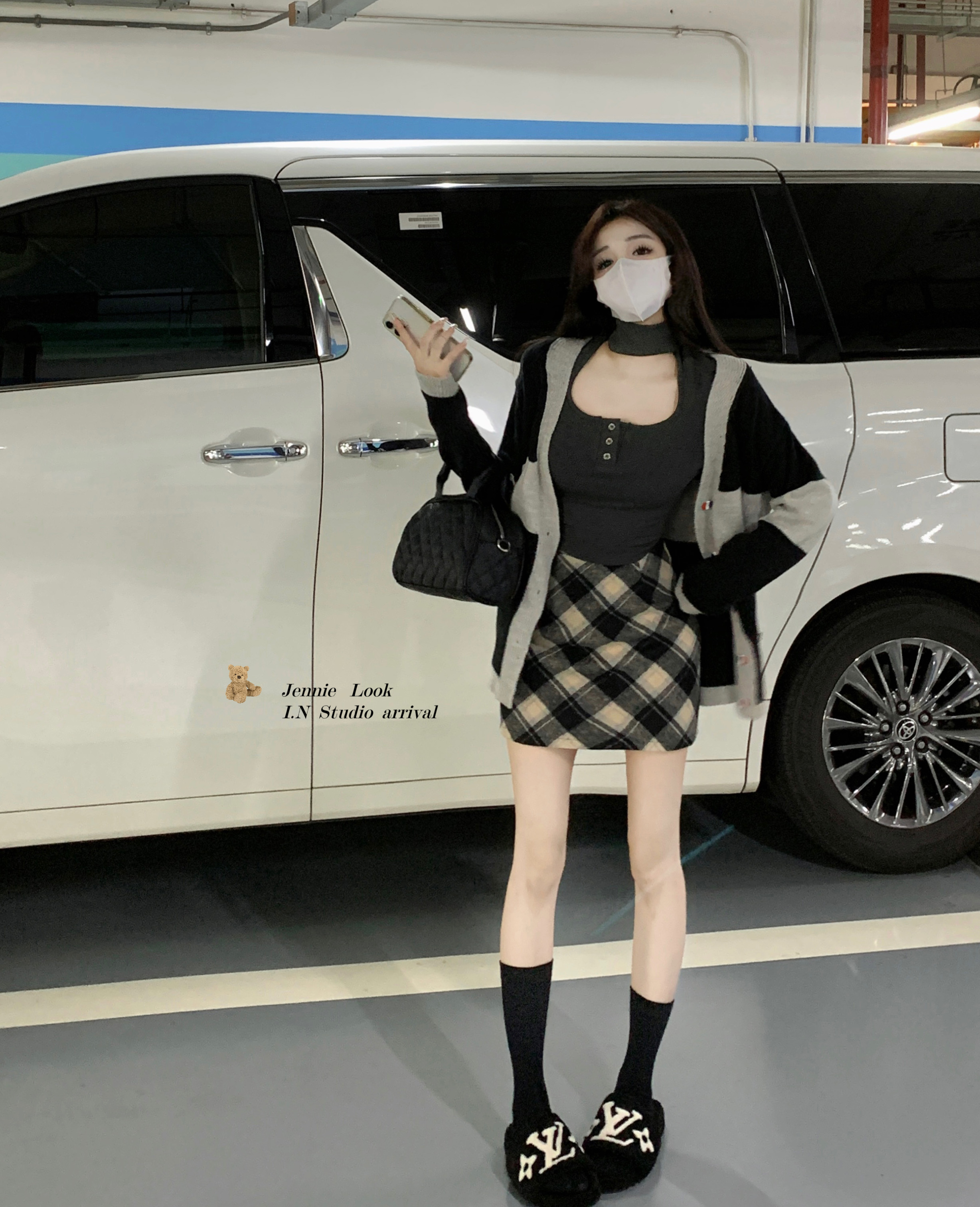實拍~甜辣妹U領純色掛脖T恤顯瘦打底上衣毛衣外套格子裙套裝