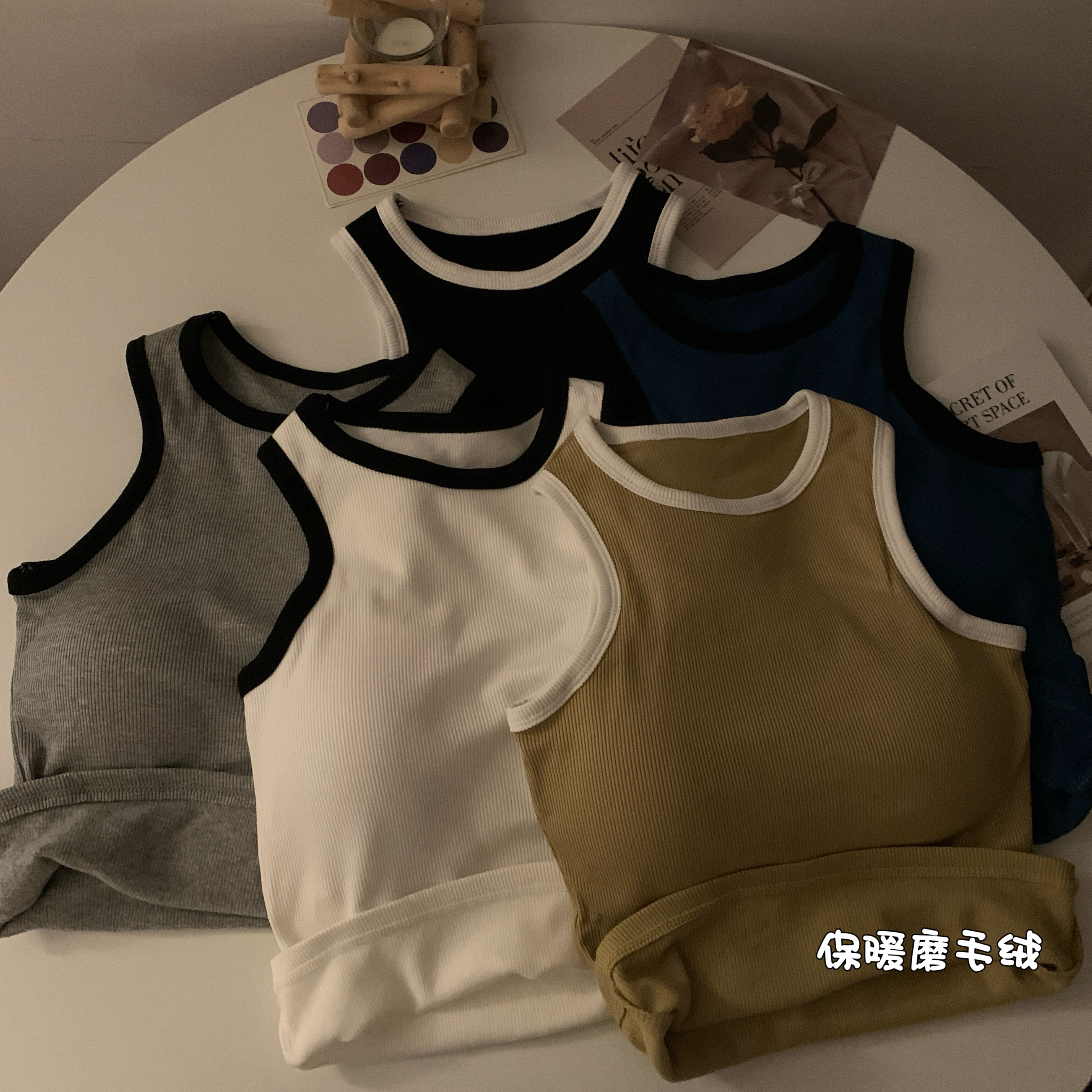 Actual shot of autumn and winter pure lust style sexy brushed thickened warm color matching inner layered vest for women to wear outside
