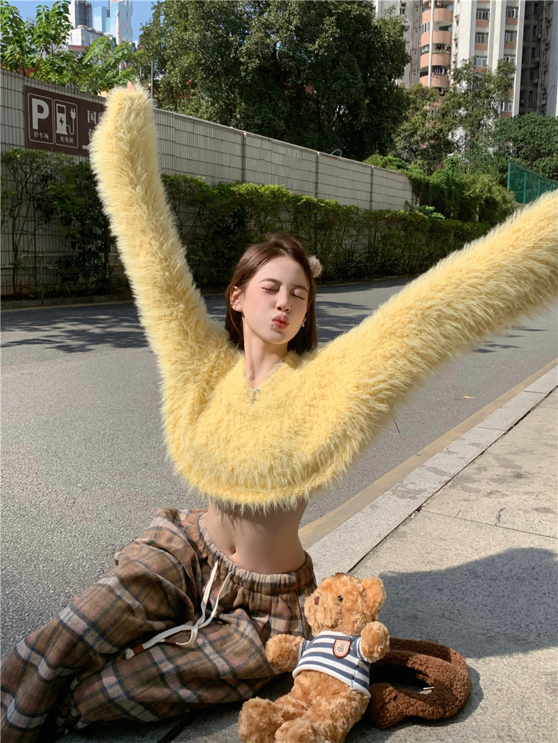 實拍~秋冬新款油畫薑黃色毛絨感上衣短款針織衫辣妹毛衣