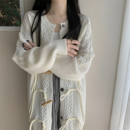 Actual shot of horn button sweater cardigan for autumn and winter outerwear, lazy style round neck sweater jacket
