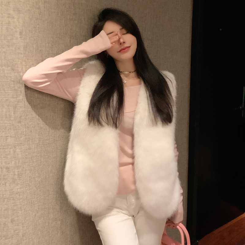 Actual shot of high-end fur vest for women in autumn and winter, new imitation fox fur vest, furry Korean version, all-match vest