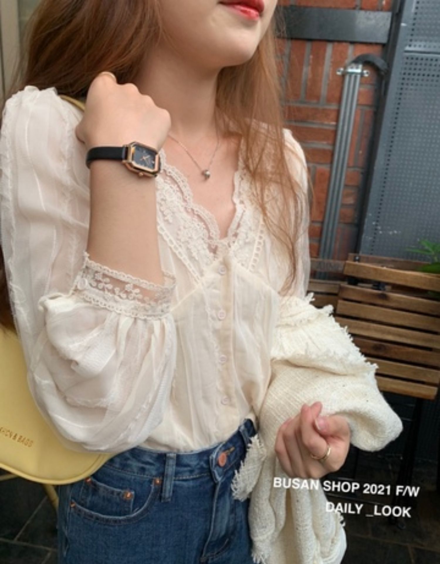 2023秋季氣質V領蕾絲衫女溫柔百搭雪紡衫甜美別致小衫