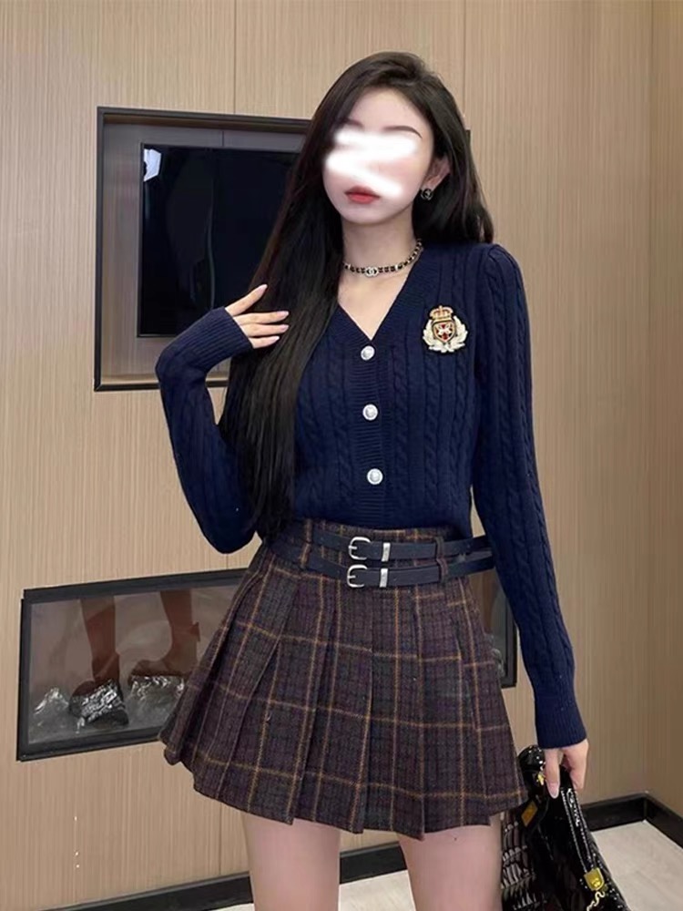針織衫2023新款女士毛衣娃娃領長袖短款上衣女春秋條紋打底衫