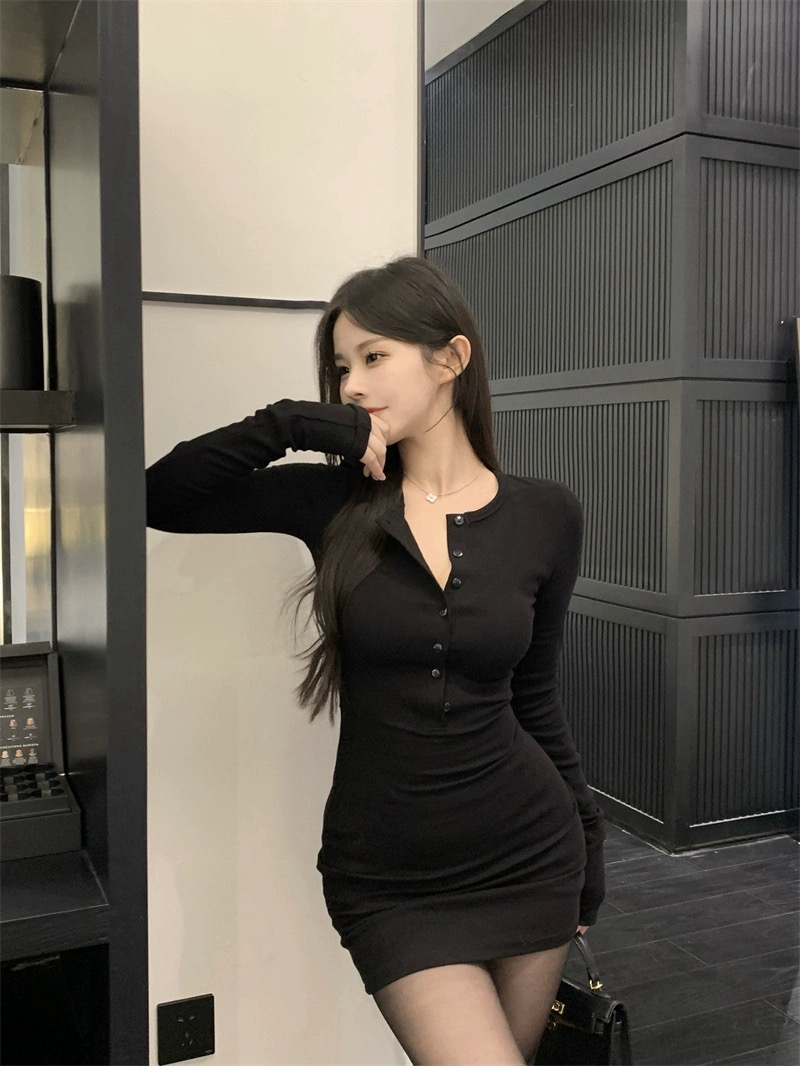 黑色辣妹長袖連衣裙女秋冬季打底內搭氣質裙子純欲風收腰包臀短裙