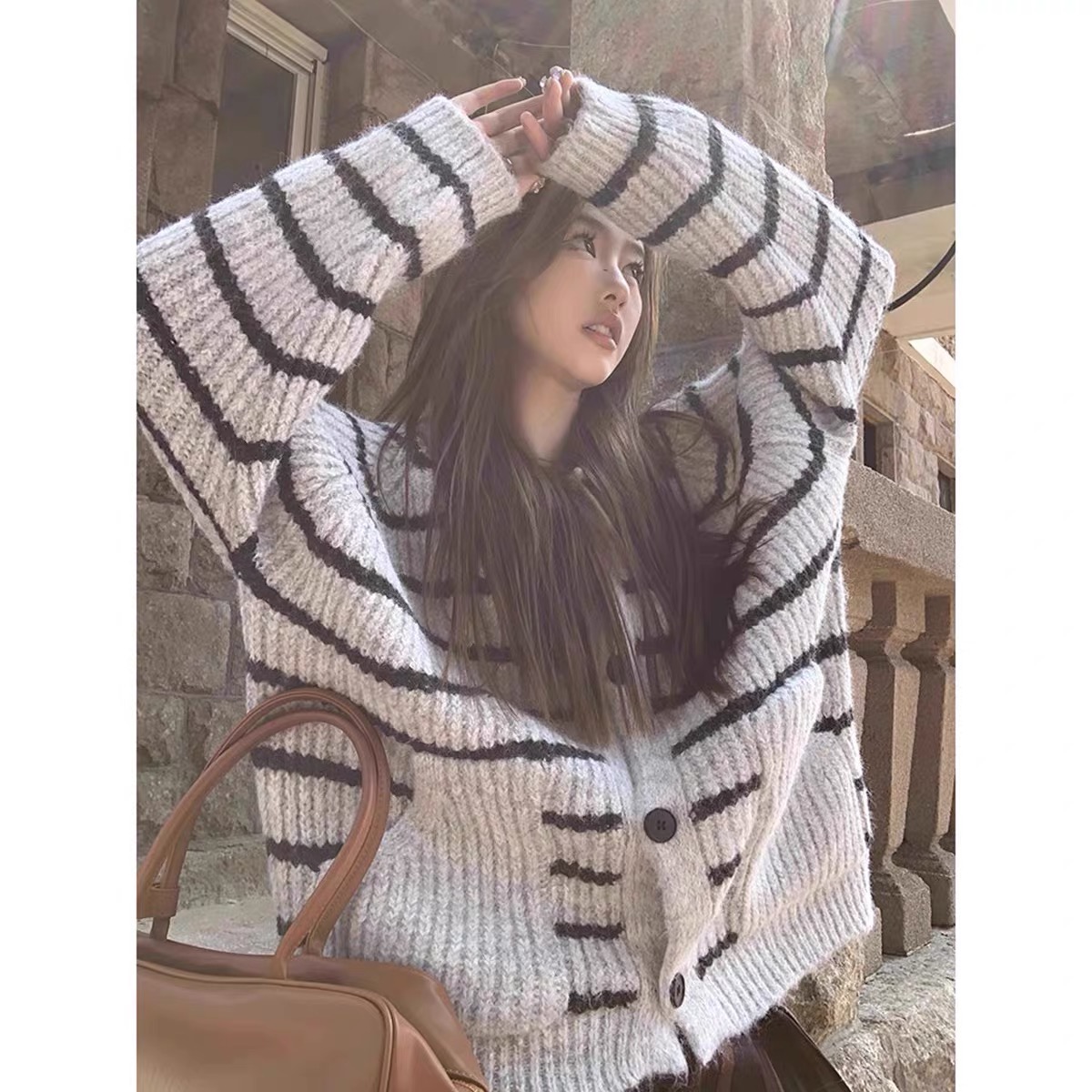 美式條紋連帽毛衣外套女秋冬2023新款設計感慵懶風寬鬆針織衫上衣