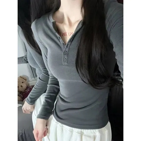 秋季新款舒適德絨V領紐扣修身顯瘦長袖T恤女ins純色軟糯時尚上衣