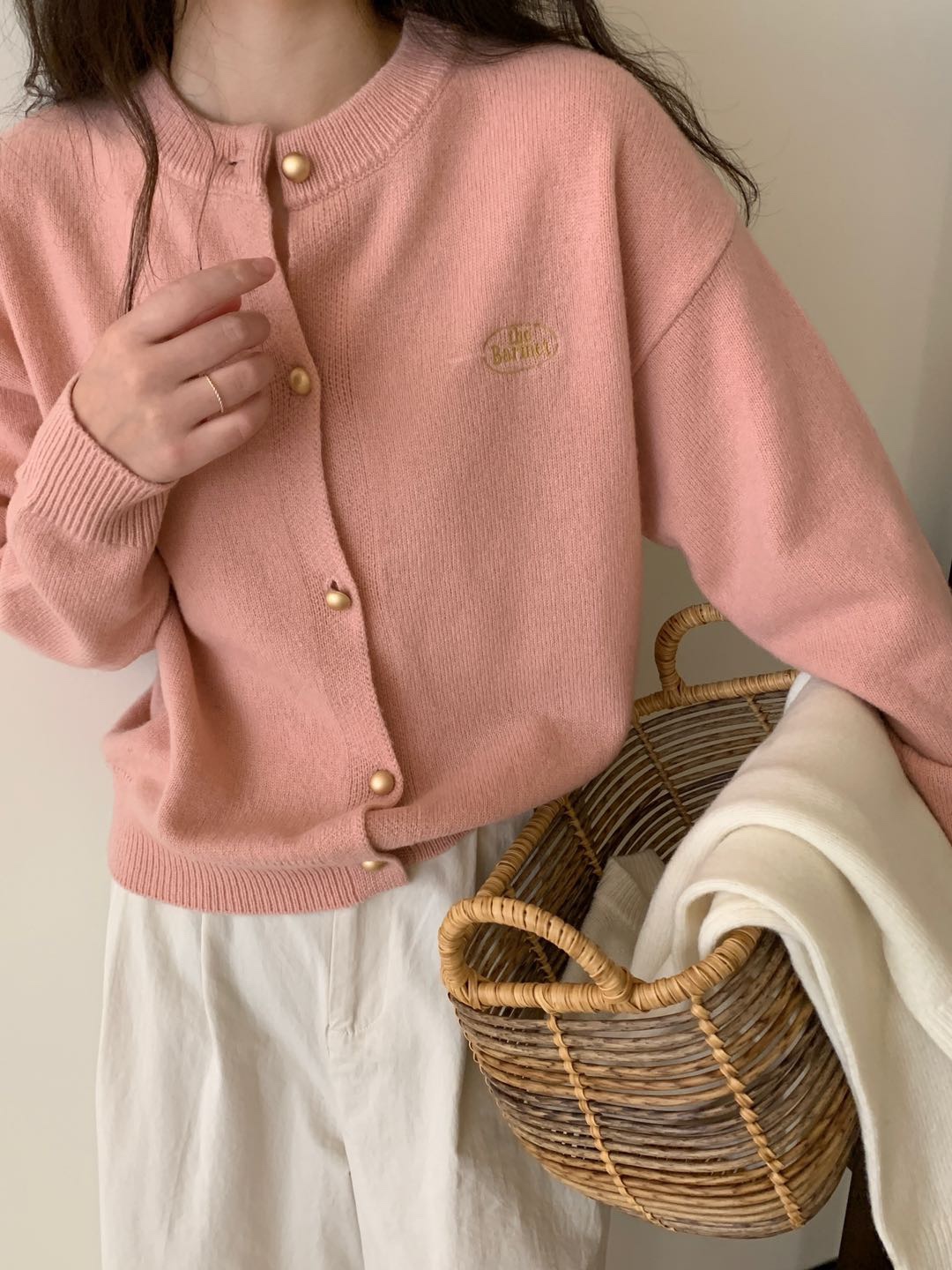 100全羊毛18112字母刺繡金扣毛衣外套女2023秋季軟糯百搭針織開衫