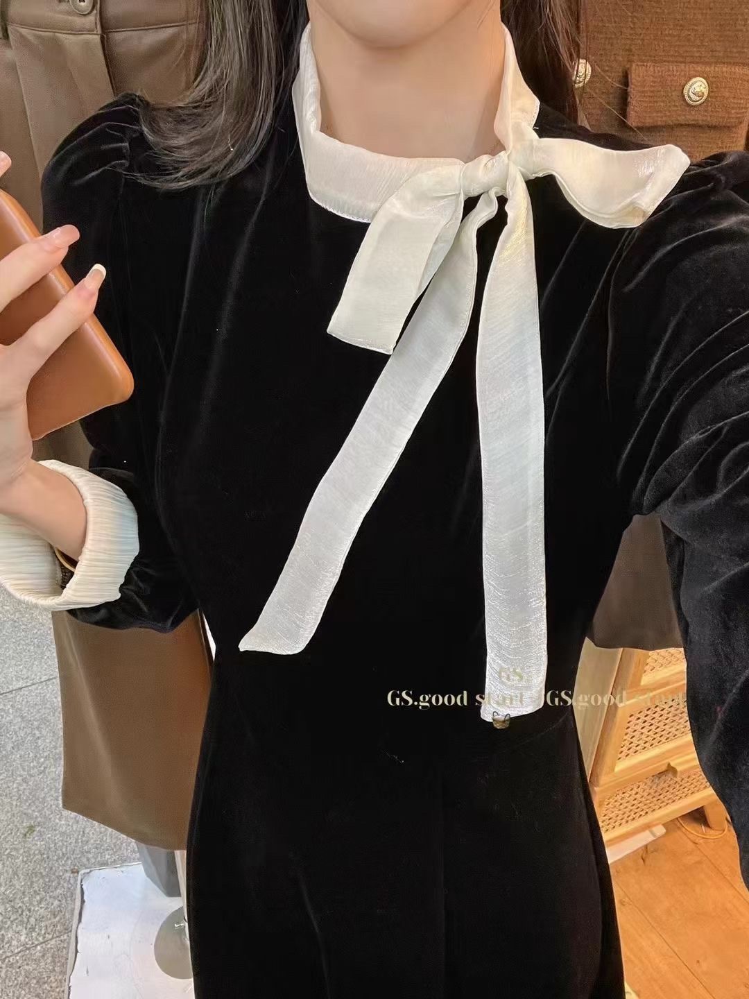 秋冬法式赫本風絲絨連衣裙女秋冬新款氣質系帶蝴蝶結小個子短裙