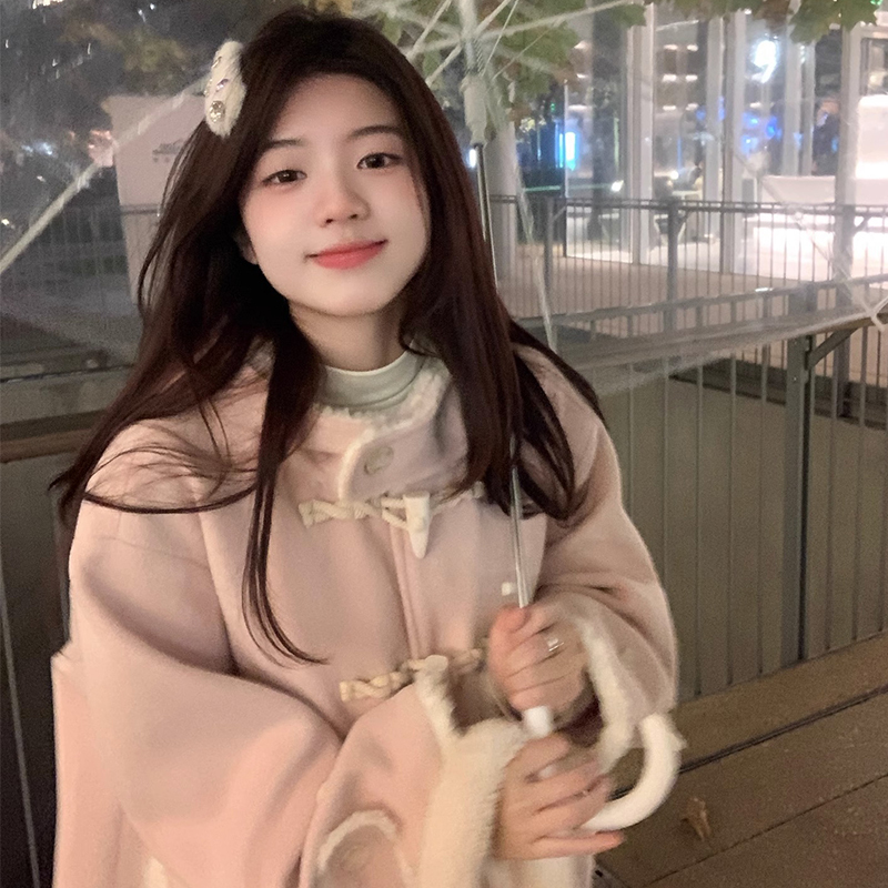 Pink horn button woolen coat for women autumn and winter 2023 new style lazy style hooded mid-length woolen coat