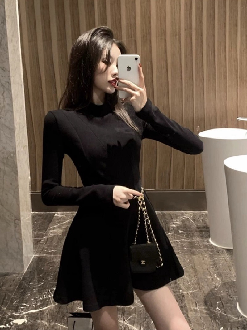 小個子半高領收腰內搭連衣裙女搭配大衣顯瘦外穿秋冬季打底短裙子