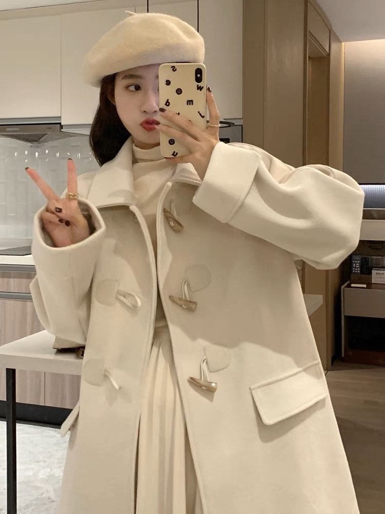 Horn button woolen coat women's off-white loose thickened winter 2023 new Korean style mid-length woolen coat