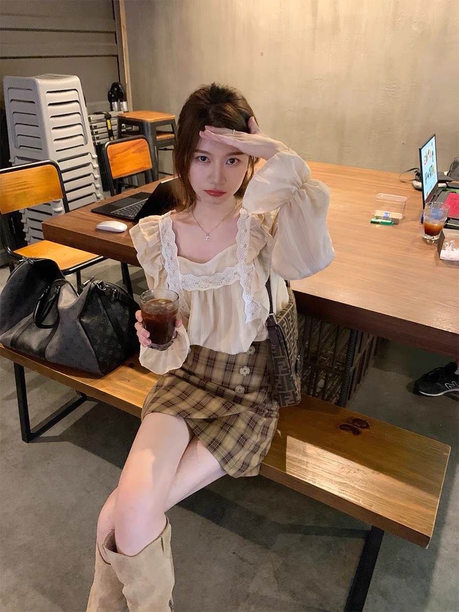 溫柔風荷葉邊襯衫