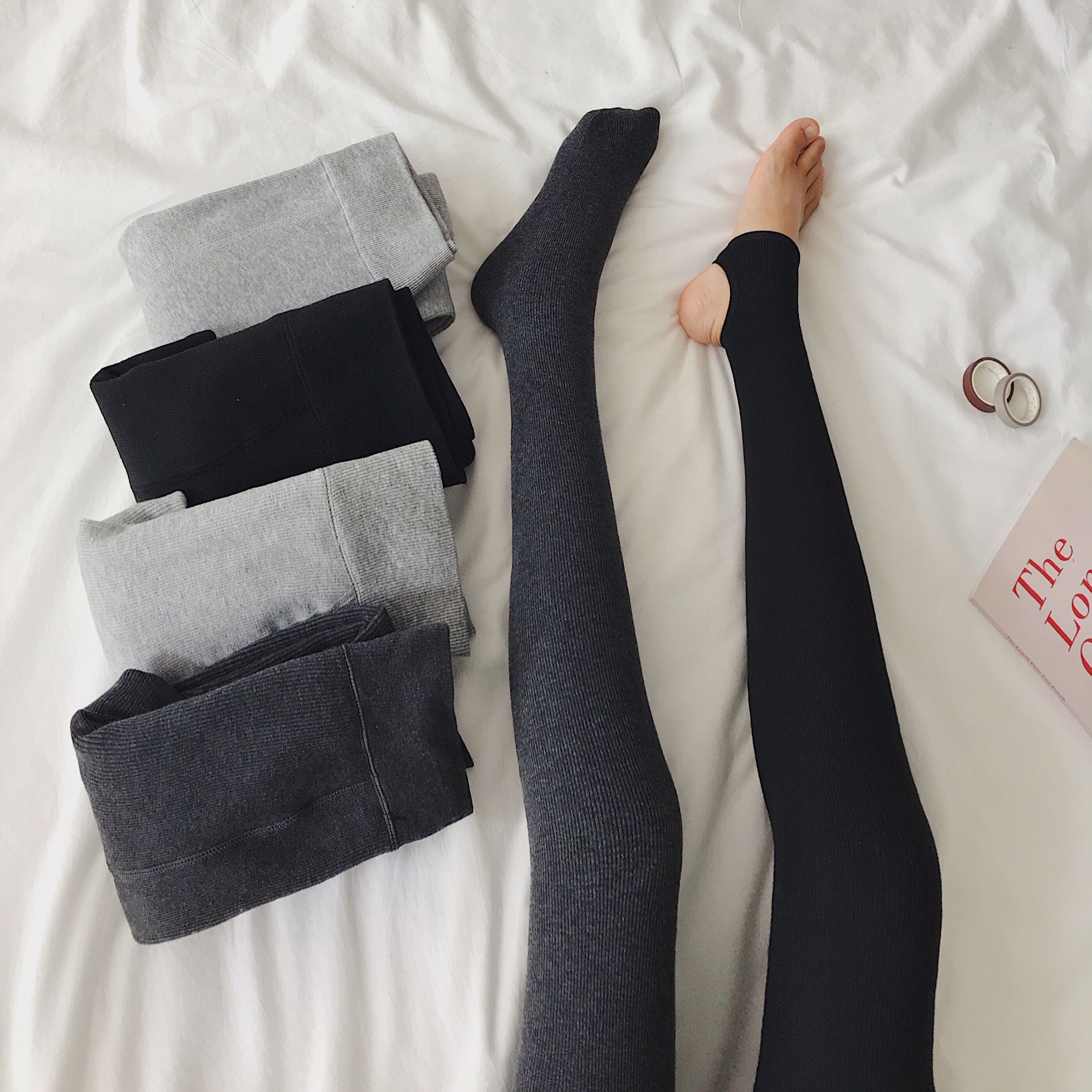 Real shot of women's autumn and winter velvet thickened body stockings foot socks warm elastic pantyhose