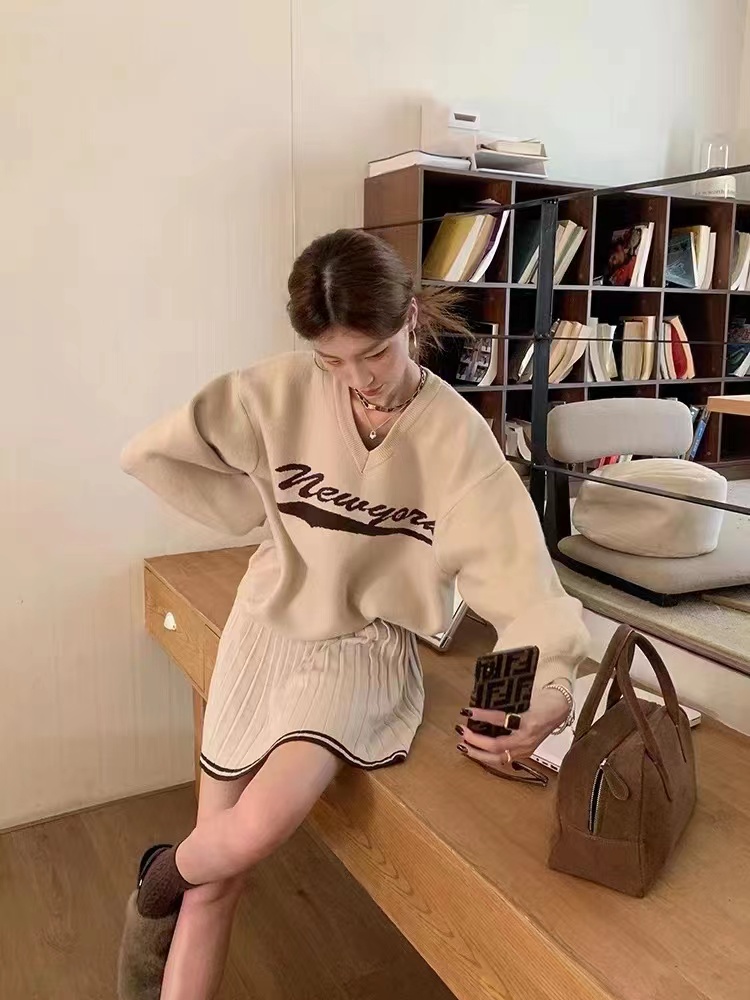 SourceWithU 糯嘰嘰歐尼 慵懶厚實羊毛毛衣女套頭V領寬鬆毛針織衫