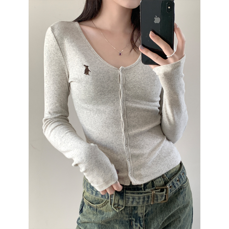實拍辣妹v領正肩設計感長袖T恤女2023秋季刺繡小個子修身打底上衣