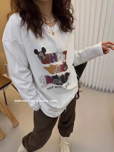 2023 new autumn and winter loose cartoon Mickey print brushed mid-length long-sleeved T-shirt with base layer top