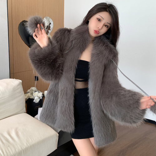 Real shot of CC fur, coconut milk ball for homegirls, new fox fur fur winter coat, slim coat for women